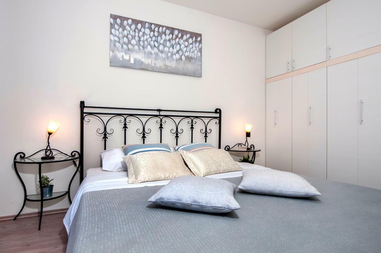 Guesthouse Bellavista Rovinj Exterior photo